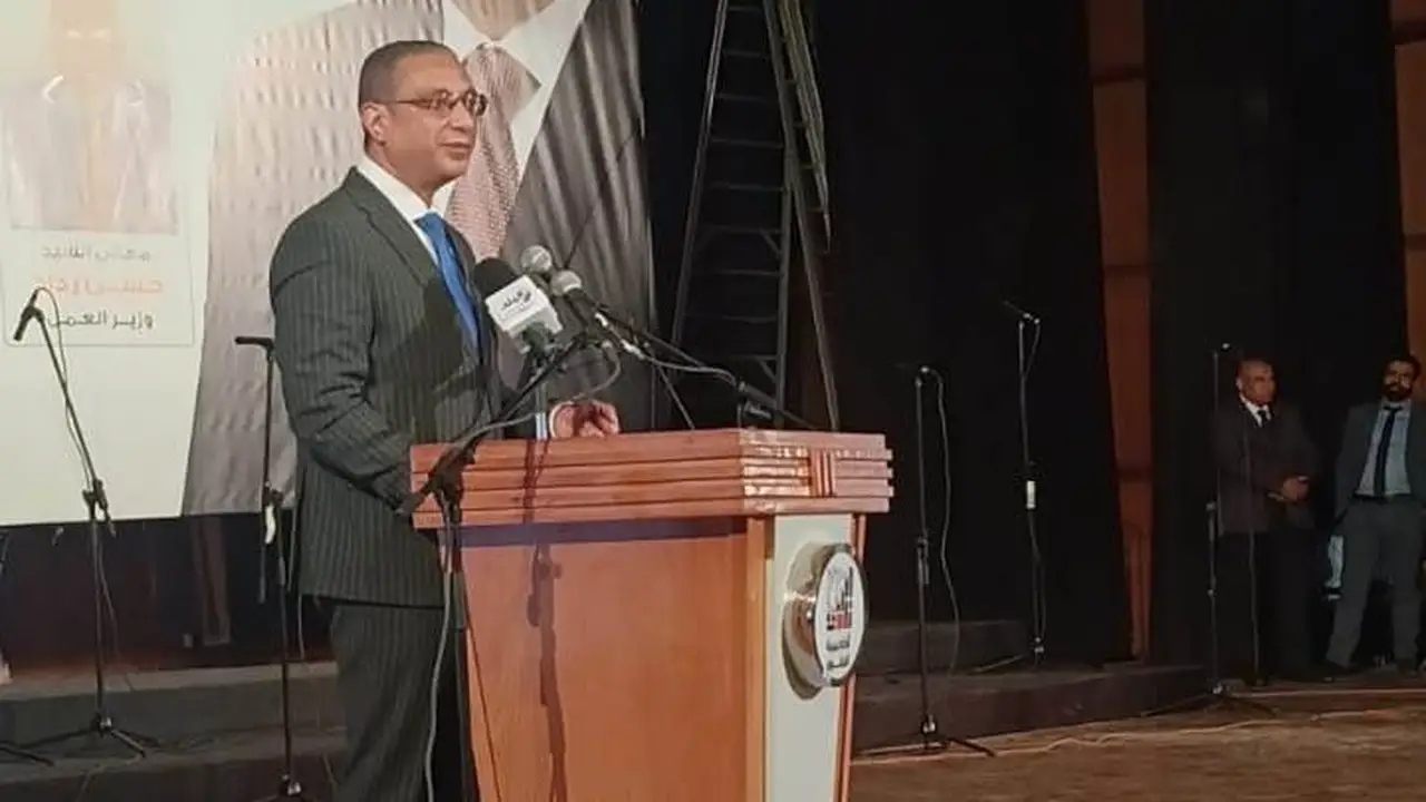 محافظ الجيزة يشيد بعمال مصر الذين أبهرت إنجازاتهم العالم.